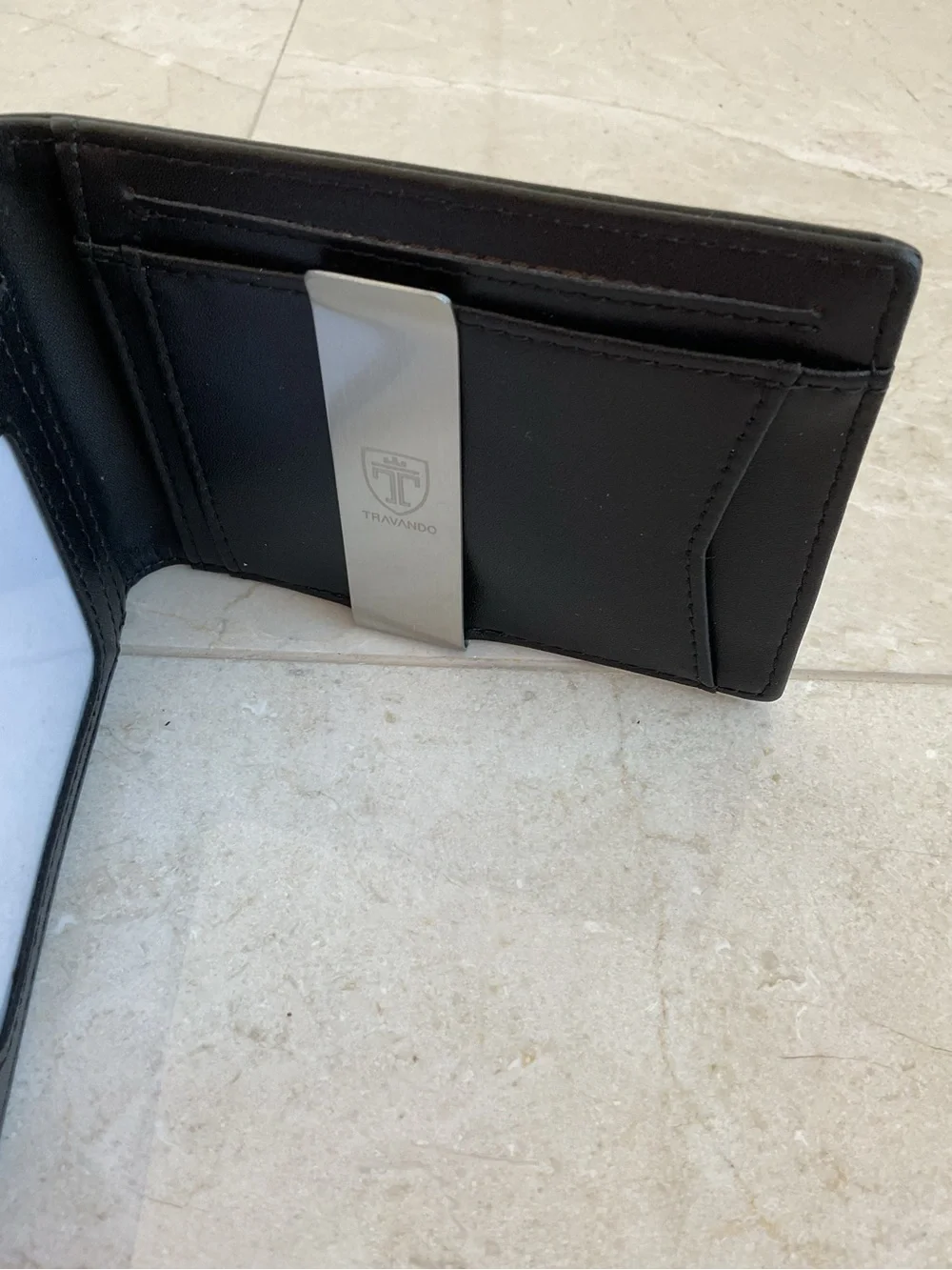 NIB TRAVANDO Black Wallet w/ AirTag Slot